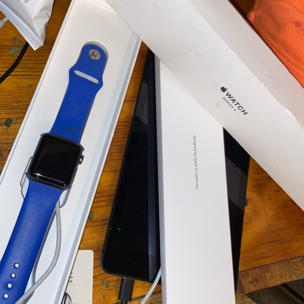 Series 3 Authentic Apple Watch like new
